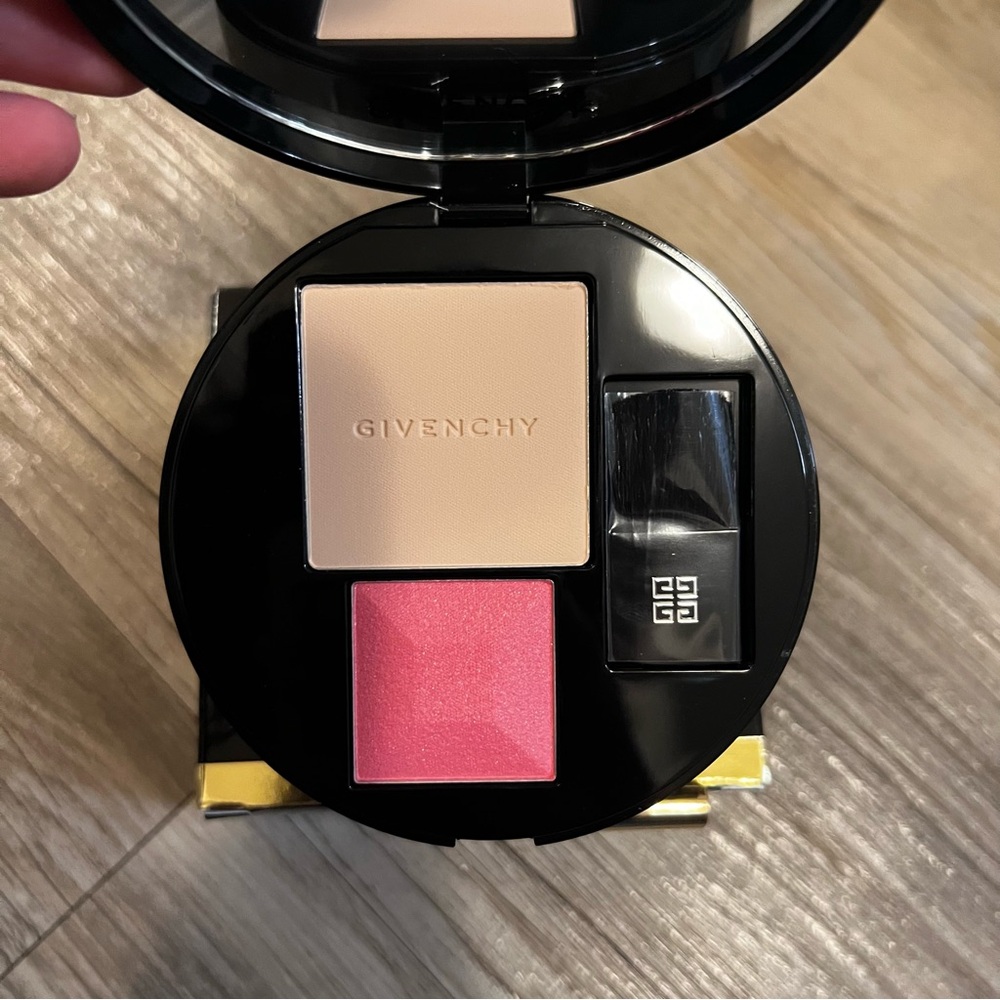Givenchy Glamour On The Go Travel Set Makeup - Picture 4 of 7